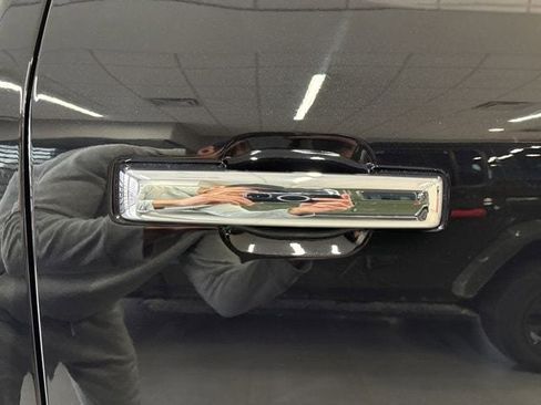 Used 2023 Ford F150 Lariat w/ Trailer Tow Package image 23