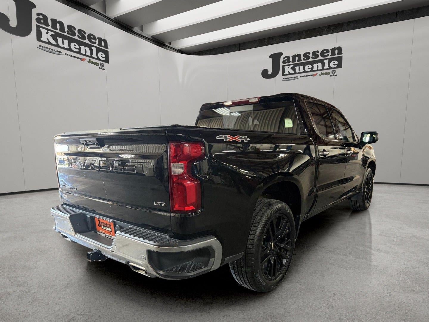 Used 2022 Chevrolet Silverado 1500 LTZ w/ LTZ Convenience Package II AWD/4WD image 5