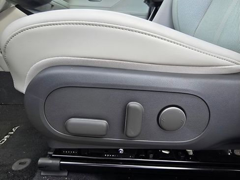 Used 2024 Hyundai Kona Limited image 15