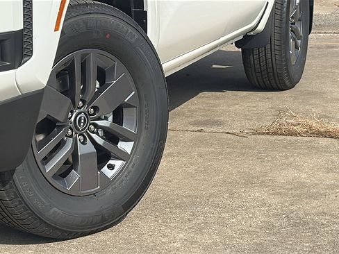 New 2026 Nissan Frontier SV w/ SV Convenience Package image 3