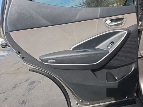 Used 2018 Hyundai Santa Fe Sport image 24