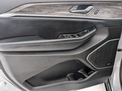 Used 2024 Jeep Grand Cherokee L Limited w/ Luxury Tech Group II image 15