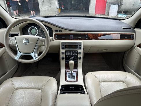 Used 2010 Volvo XC70 T6 AWD/4WD image 17