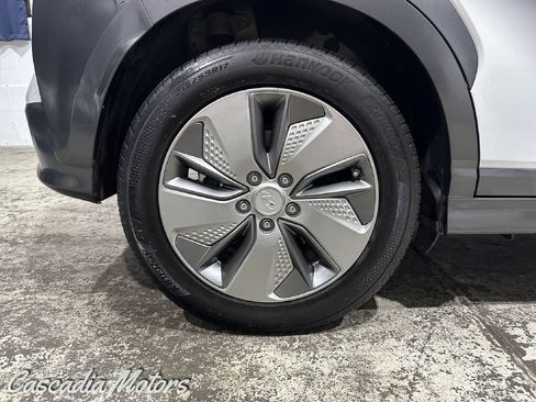 Used 2020 Hyundai Kona Limited w/ Cargo Package FWD image 31