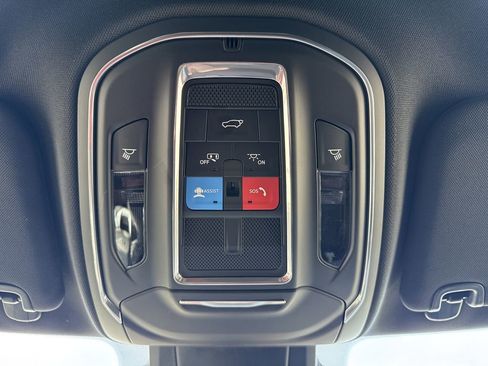 New 2026 Jeep Cherokee Limited AWD/4WD image 32