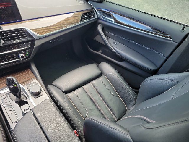 Used 2021 BMW 530i RWD image 17