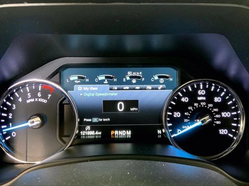 Used 2018 Ford Expedition XLT w/ Equipment Group 202A RWD image 18