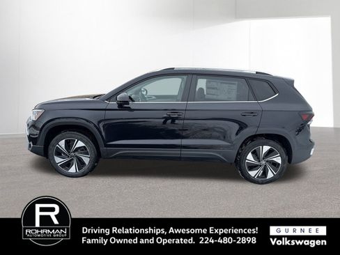 New 2026 Volkswagen Taos SE image 6