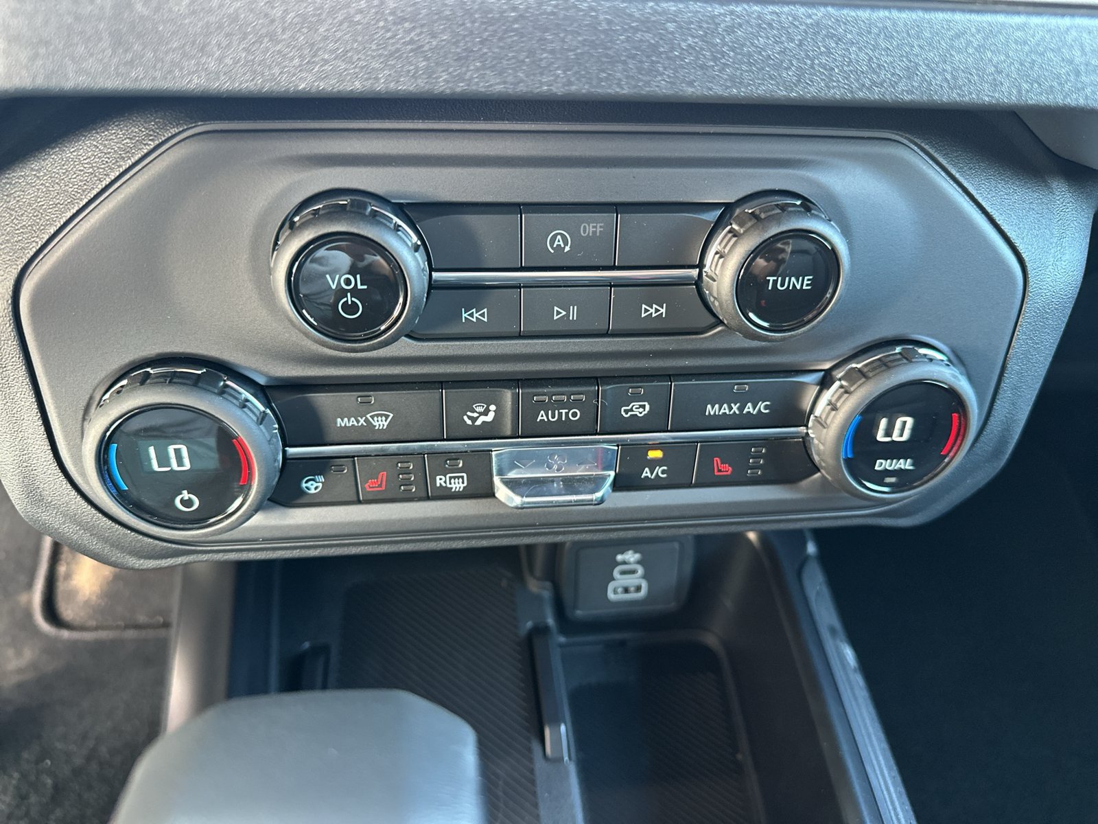 New 2026 Ford Bronco Outer Banks AWD/4WD image 23