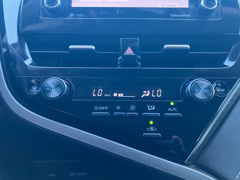 Used 2024 Toyota Camry SE image 21