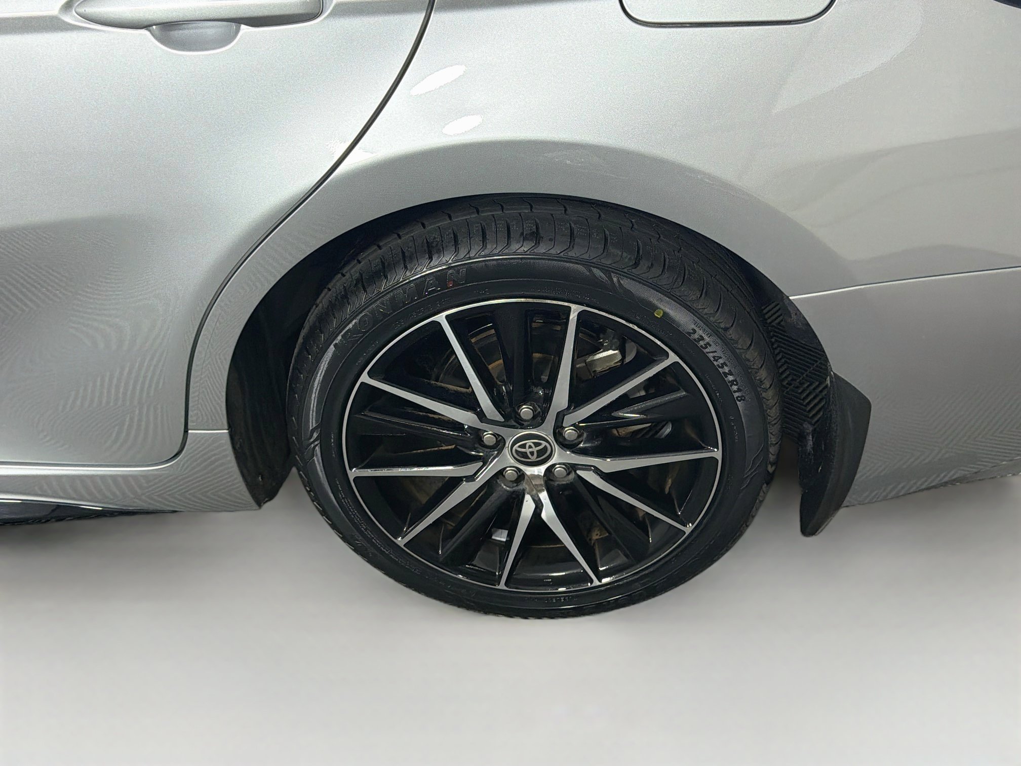 Used 2023 Toyota Camry SE FWD image 11