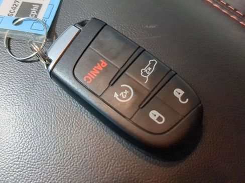 Used 2016 Jeep Grand Cherokee Laredo 75th Anniversary image 41