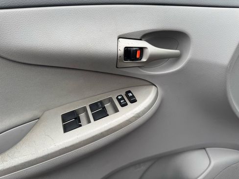 Used 2010 Toyota Corolla LE image 10