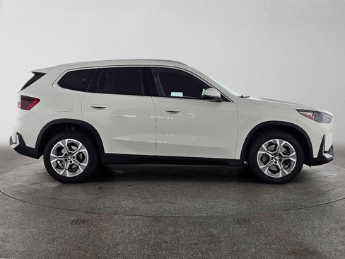 Used 2023 BMW X1 xDrive28i AWD/4WD image 2