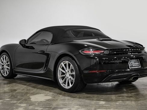 Used 2017 Porsche 718 Boxster RWD image 14