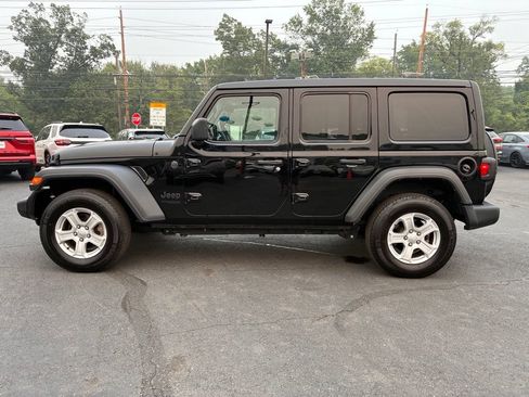 Used 2022 Jeep Wrangler Unlimited Sport w/ Sun And Sound Package AWD/4WD image 4