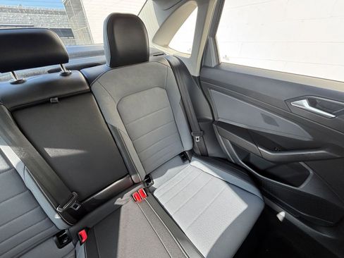 Used 2025 Volkswagen Jetta SE image 37