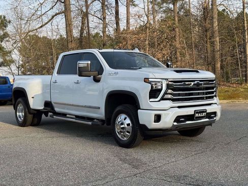 New 2026 Chevrolet Silverado 3500 High Country w/ High Country Premium Package image 2