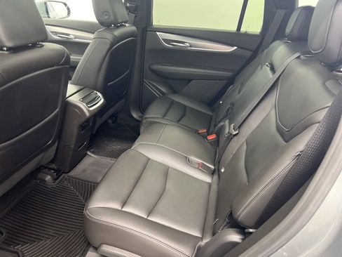Used 2023 Cadillac XT6 Luxury image 12