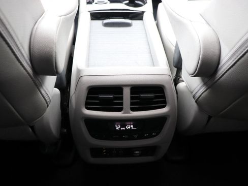 Used 2016 Honda Pilot Touring image 23