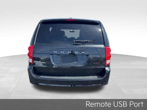 Used 2016 Dodge Grand Caravan SE image 6
