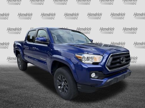 Used 2022 Toyota Tacoma SR5 w/ Technology Package RWD image 2