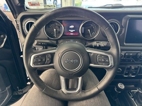 Used 2022 Jeep Wrangler Unlimited Sahara w/ Cold Weather Group image 18