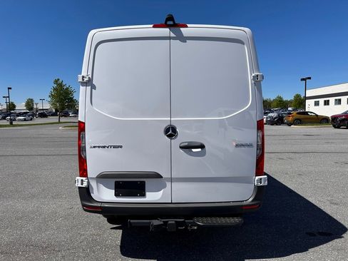 Used 2025 Mercedes-Benz Sprinter 2500 image 5