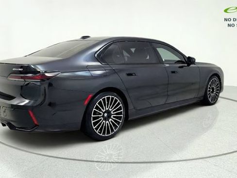 Used 2025 BMW i7 xDrive60 w/ Executive Package RWD image 9