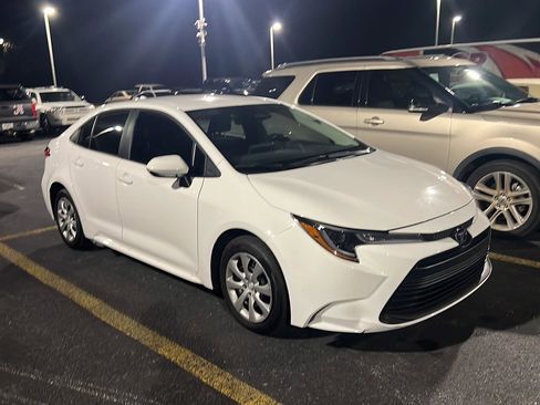 Used 2026 Toyota Corolla LE image 6