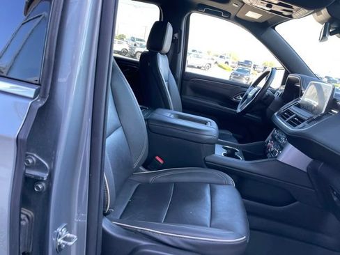Used 2023 GMC Yukon XL SLT AWD/4WD image 20