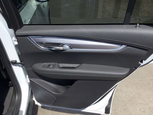 New 2025 Cadillac XT6 Luxury image 16