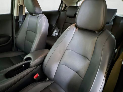 Used 2019 Honda HR-V Touring image 11