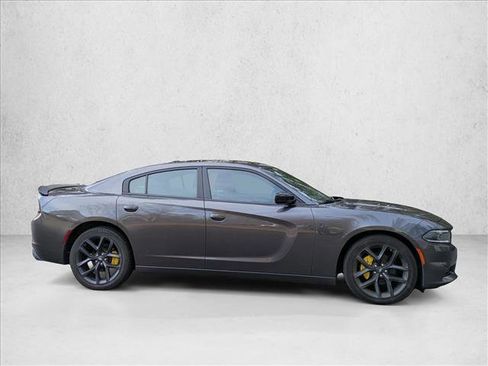 Used 2022 Dodge Charger SXT w/ Blacktop Package image 4