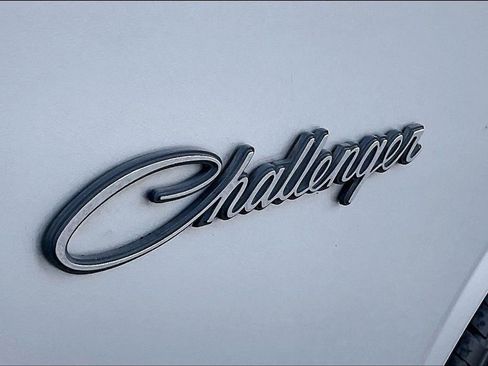 Used 2010 Dodge Challenger R/T image 18