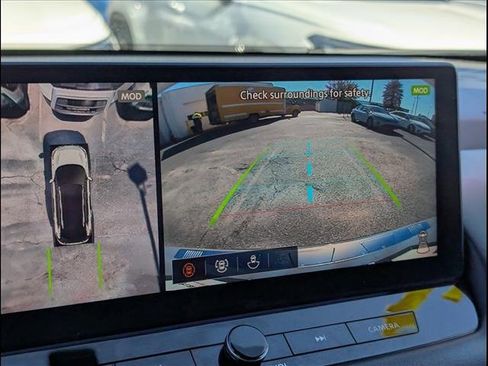 Used 2025 Nissan Rogue Platinum w/ Platinum Premium Package image 16