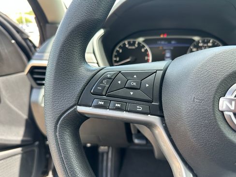 Used 2025 Nissan Altima 2.5 SV FWD image 19