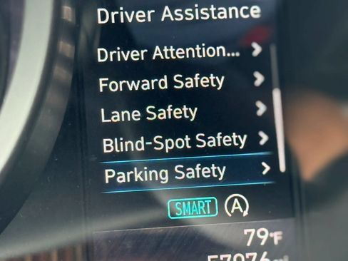 Used 2021 Hyundai Elantra SE FWD image 2