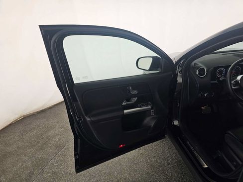 Certified 2025 Mercedes-Benz GLA 250 image 19