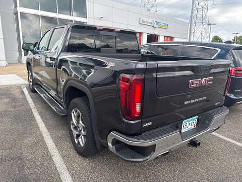 Used 2022 GMC Sierra 1500 SLT AWD/4WD image 4