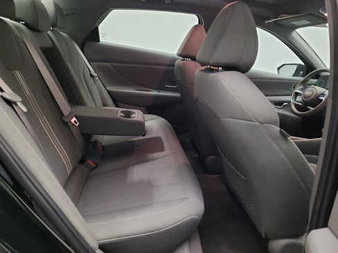 Used 2025 Hyundai Elantra SEL FWD image 19