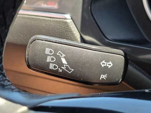Used 2020 Volkswagen Tiguan SE w/ Panoramic Sunroof Package FWD image 48