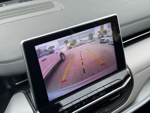 Used 2025 Jeep Compass Limited image 24