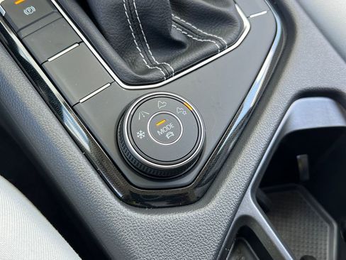 New 2025 Volkswagen Taos S image 30