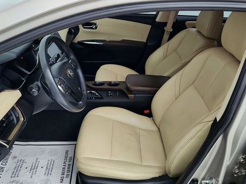 Used 2016 Toyota Avalon XLE image 19