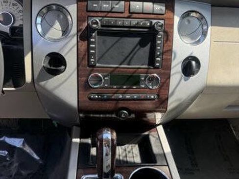 Used 2010 Ford Expedition EL Limited RWD image 14