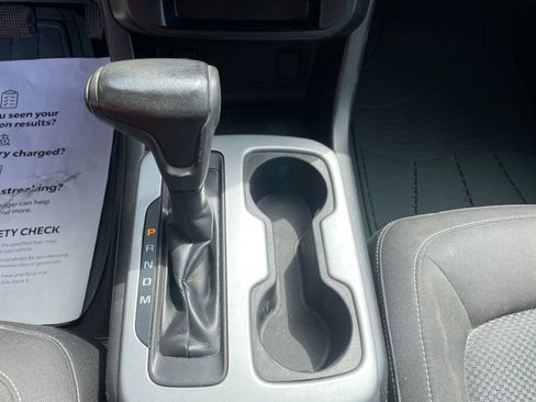 Used 2016 Chevrolet Colorado LT w/ LT Convenience Package RWD image 18