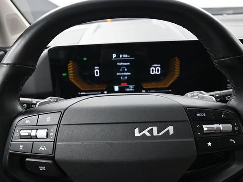 Used 2026 Kia Sportage LX FWD image 14