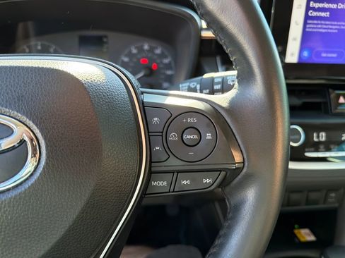 Used 2023 Toyota Corolla Cross LE image 21