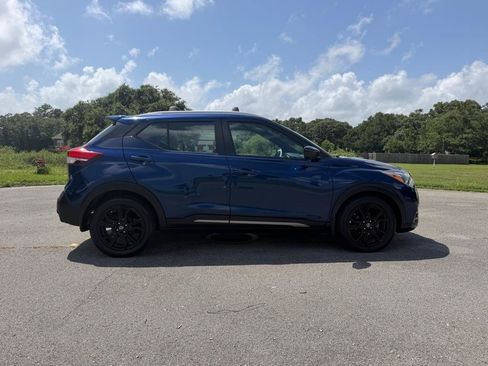 Used 2020 Nissan Kicks SR w/ Exterior Package FWD image 6